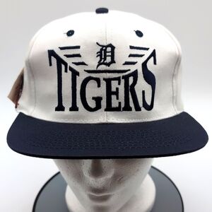 MLB| NWT Vintage MLB Detroit Tigers White Sports Cap Snap Back Blue Brim